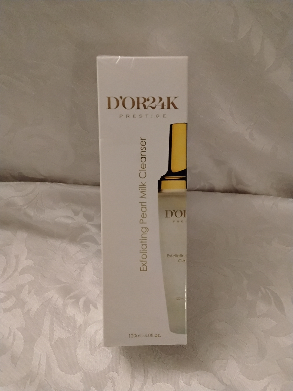 D'Or Skincare Exfoliating Pearl Milk Cleanser - White, Gold